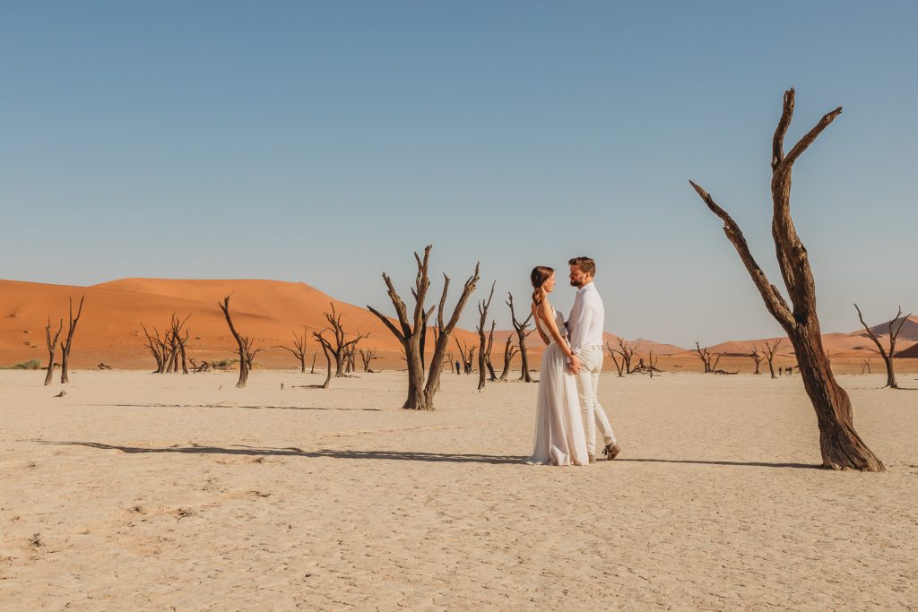 sossusvlei-namibia_elope_mariette-du-toit-photography