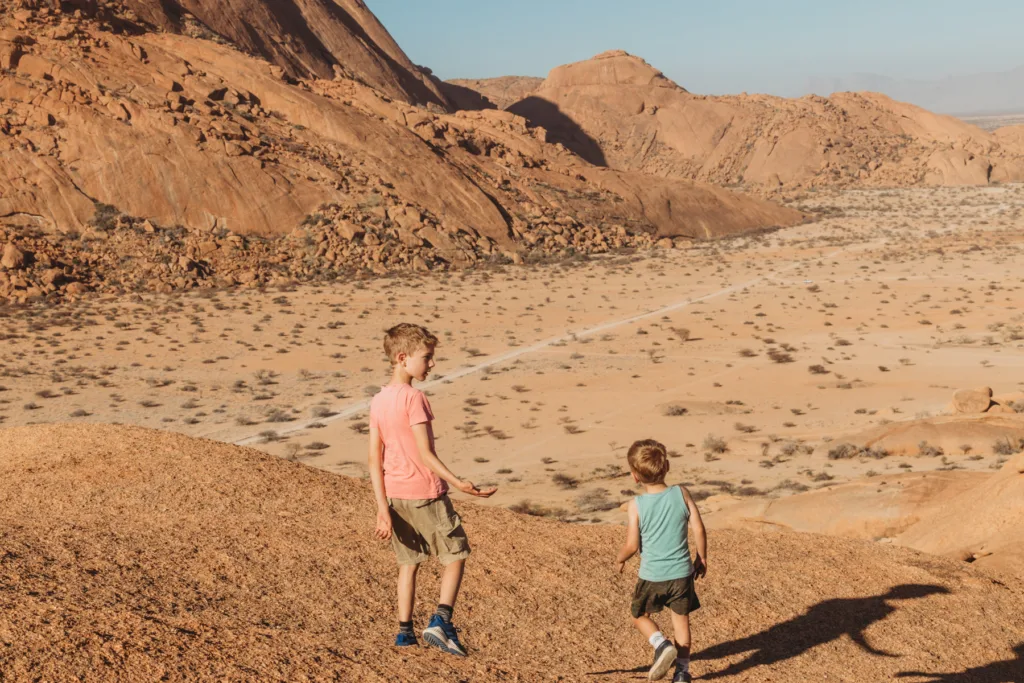 family-in-spitzkoppe-namibia_mariette-du-toit-photography