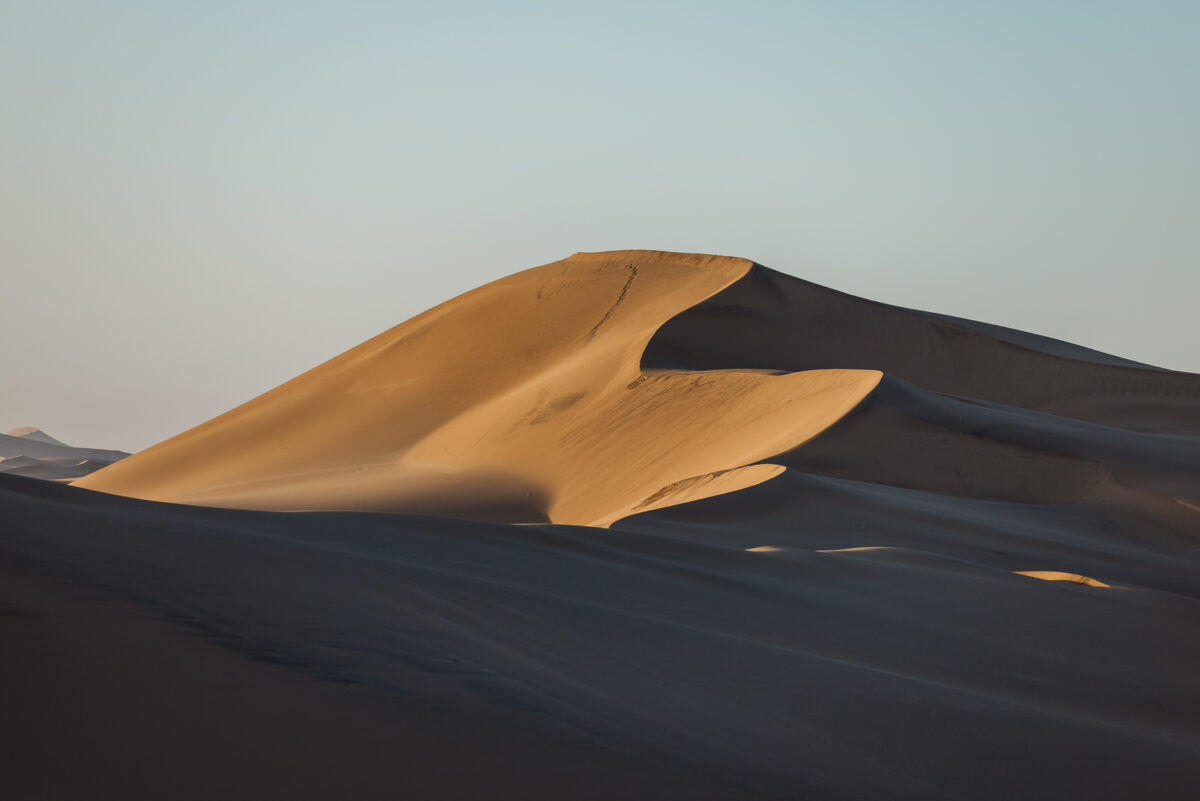 couple-photo-shoot_dunes-session_namib-desert-swakopmund-photographer_mariette-du-toit-photography