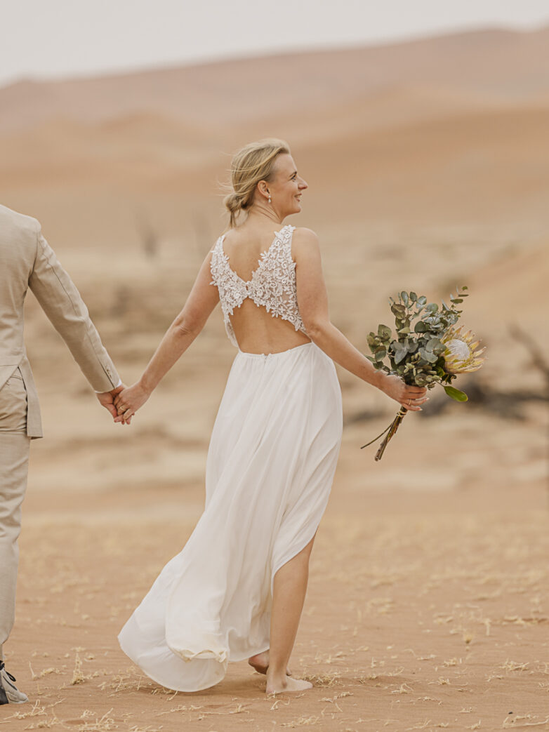 Martin & Charlotte – Namibian Honeymoon Photos at Sossusvlei