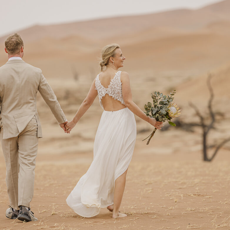 Martin & Charlotte – Namibian Honeymoon Photos at Sossusvlei