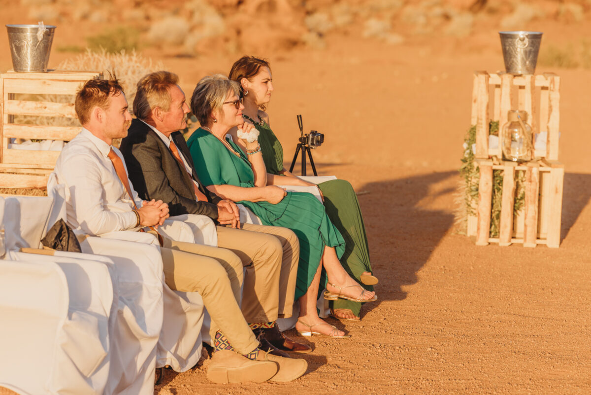 intimate-wedding-in-namib-desert-namibia_ceremony-image-by-mariette-du-toit-photography