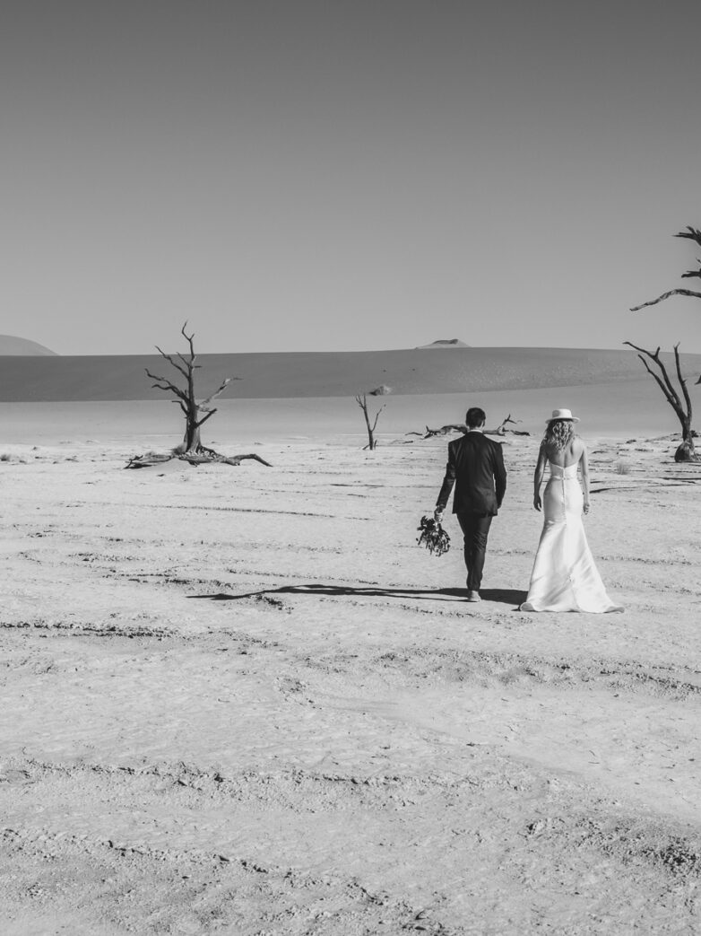 Hans & Ranelda | Deadvlei Photo Session