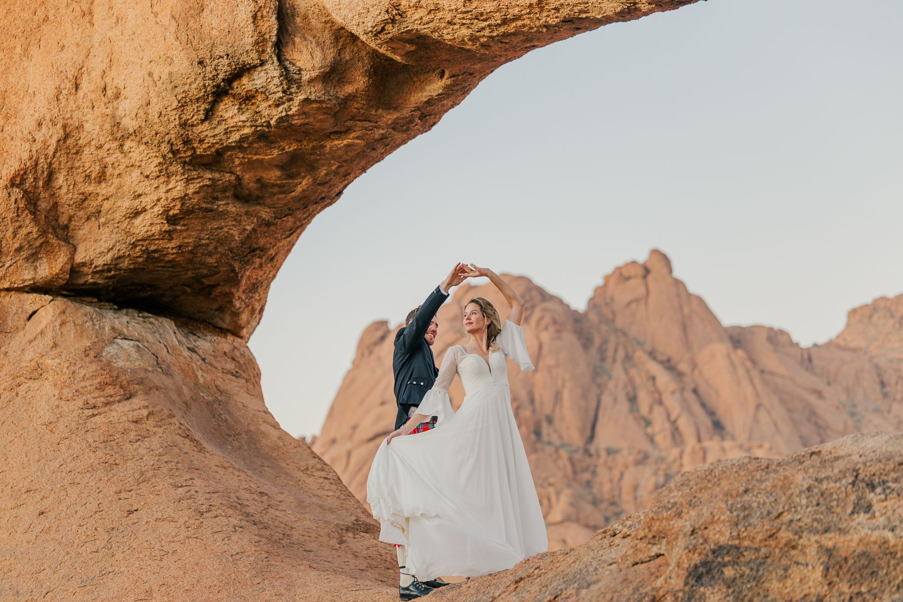 Elopement ceremony at the Spitzkoppe arch Namibia